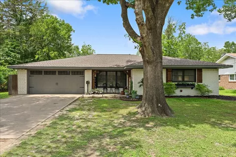 1904 W 4th Ave, Corsicana, TX 75110