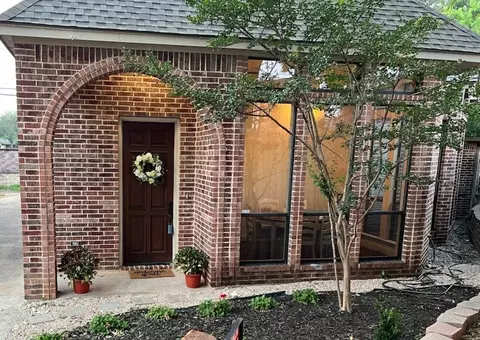 4900 Ridglea Hills Ct, Fort Worth, TX 76116