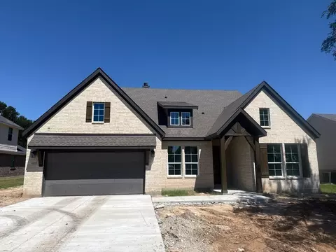 404 Guadeloupe Ln, Springtown, TX 76082