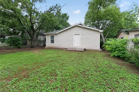 2805 Walker St, Fort Worth, TX 76105