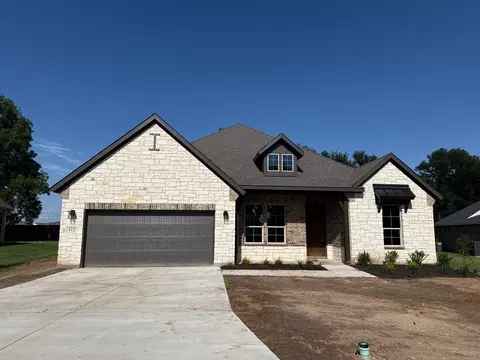412 Guadeloupe Ln, Springtown, TX 76082