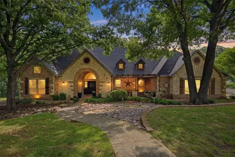 31 Forest Hills Cir, Gunter, TX 75058