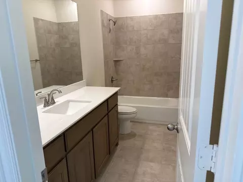 Bath - 1124 Trinity Dr, Springtown, TX 76082 photo 2 of 2