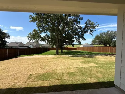 Exterior - 1124 Trinity Dr, Springtown, TX 76082 photo 3 of 4