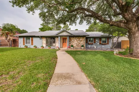 3314 Brookhaven Club Dr, Farmers Branch, TX 75234