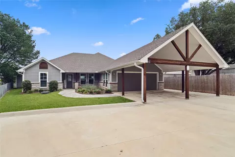 4511 Wildwood Cir, Granbury, TX 76049