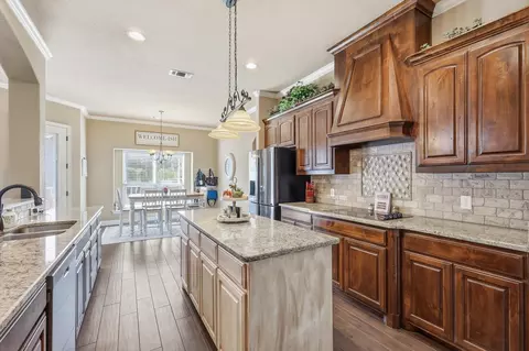 160 Kelly Dr, Waxahachie, TX 75167