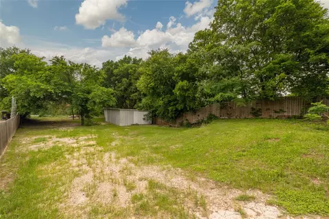 2239 Dowdy Ferry Rd, Dallas, TX 75217