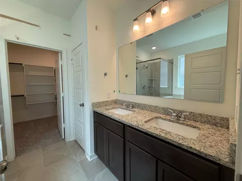 Bath - 11400 Celestial Ct, Lorena, TX 76655 photo 2 of 3