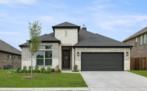 2632 Steve St, Burleson, TX 76028