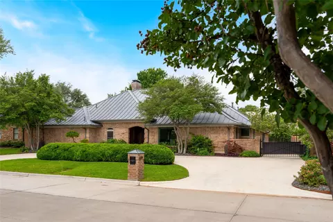 5209 Harbor Town Dr, Dallas, TX 75287
