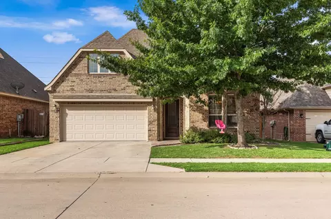 312 Spring Run Dr, Decatur, TX 76234