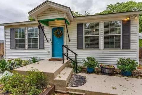12490 Deeds Ct, Azle, TX 76020