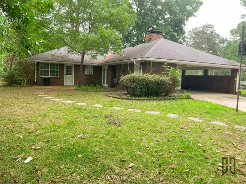 Exterior - 702 Browning Dr, Springhill, LA 71075 photo 3 of 6