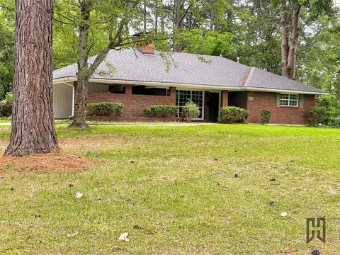 Exterior - 702 Browning Dr, Springhill, LA 71075 photo 2 of 6