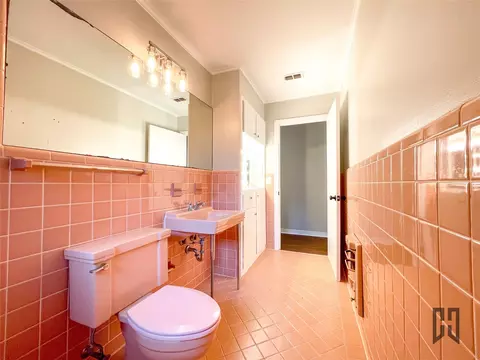 Bath - 702 Browning Dr, Springhill, LA 71075 photo 3 of 5