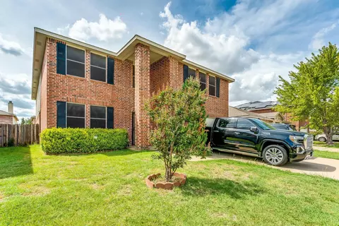 9008 Quarter Horse Ln, Fort Worth, TX 76123