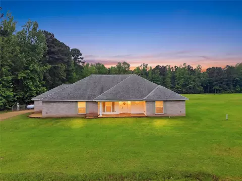 561 Wells Rd, Haughton, LA 71037