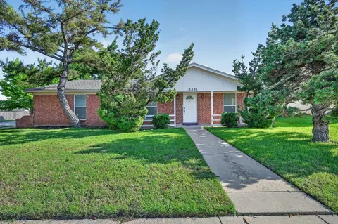 5801 Haney Dr, Watauga, TX 76148