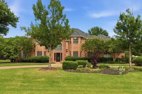 303 Highland Ct, Double Oak, TX 75077