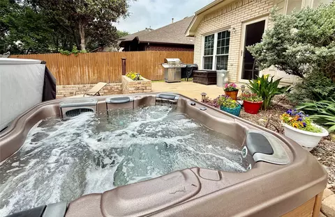 3516 Stone Creek Ct, Fort Worth, TX 76137