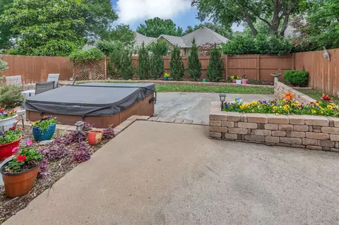 3516 Stone Creek Ct, Fort Worth, TX 76137