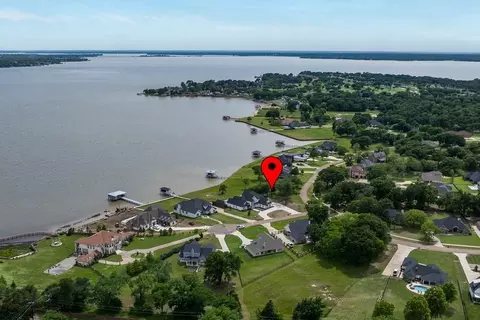 203 Cape Shore Dr, Mabank, TX 75143