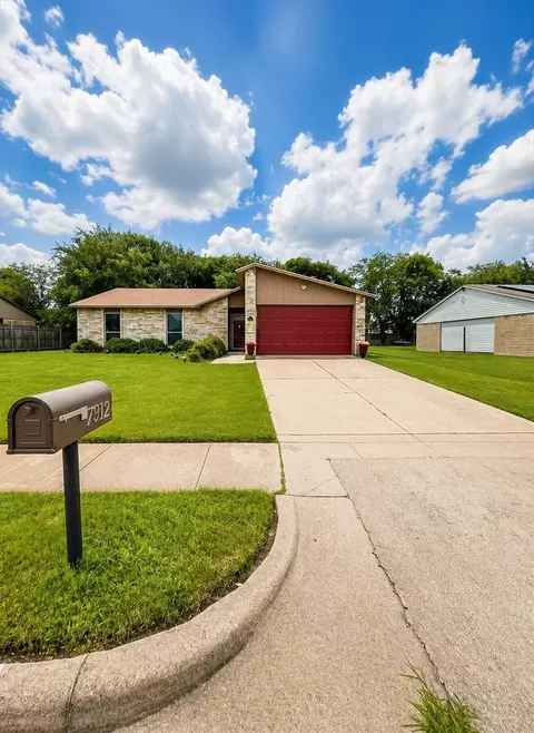 7312 Stonewall Rd, Forest Hill, TX 76140