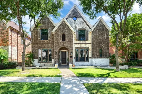 2246 Longview Rd, Irving, TX 75063