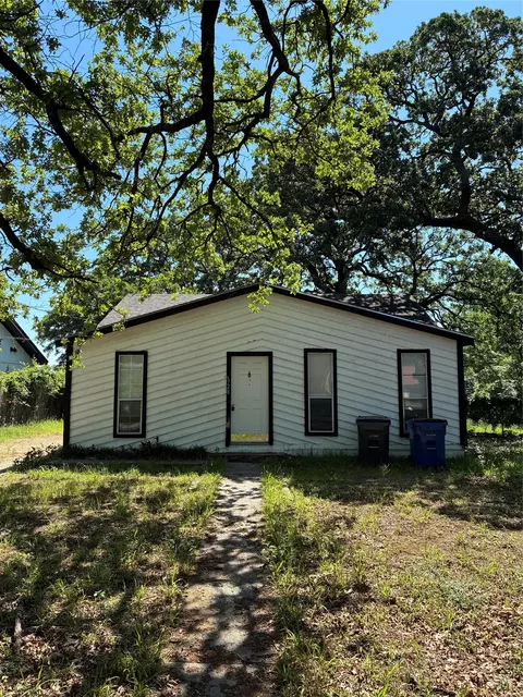 2924 Hiawatha Trl, Lake Worth, TX 76135