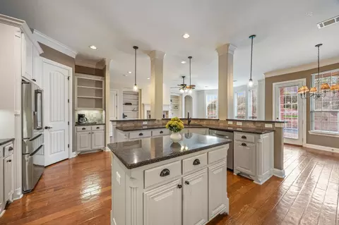Kitchen - 1007 Native Trl, Heath, TX 75032 photo 2 of 3