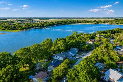 309 Lakewood Dr, Waxahachie, TX 75165