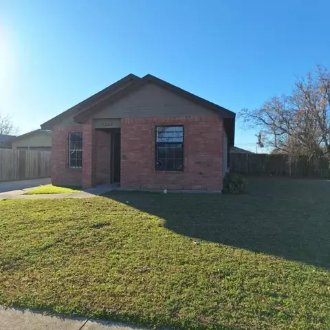 5200 Carol Ave, Fort Worth, TX 76105