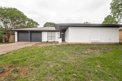 2908 Legend Rd, Arlington, TX 76014