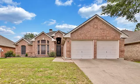 6305 Clear Pool Dr, Arlington, TX 76018