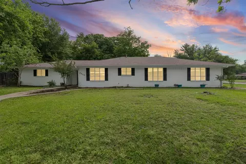 2906 Tanglewood Dr, Commerce, TX 75428