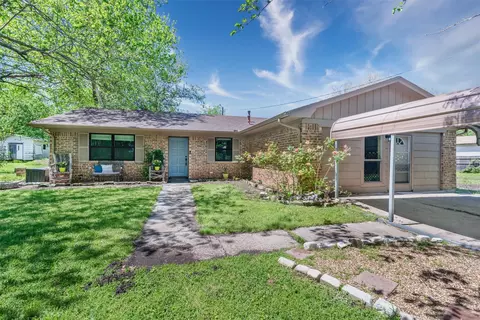832 Cherry St, Wolfe City, TX 75496