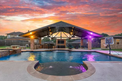 Exterior - 7 Lone Star Dr, Waco, TX 76708 photo 10 of 11