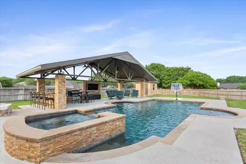 Exterior - 7 Lone Star Dr, Waco, TX 76708 photo 6 of 11