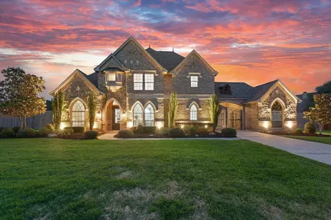 Exterior - 7 Lone Star Dr, Waco, TX 76708 photo 2 of 11