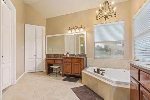 Bath - 7 Lone Star Dr, Waco, TX 76708 photo 1 of 5