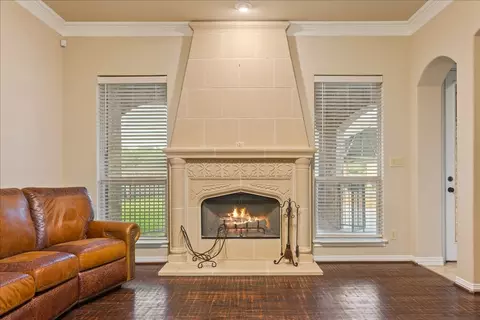 Living - 7 Lone Star Dr, Waco, TX 76708 photo 2 of 3