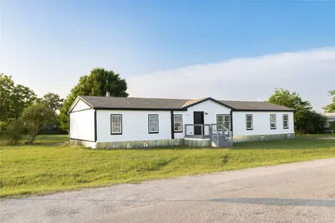 135 Paint Ct, Stephenville, TX 76401