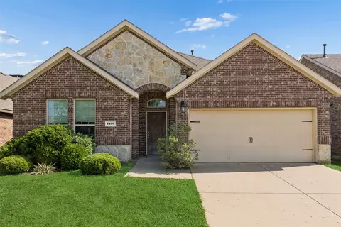 2420 Dolostone Dr, Aubrey, TX 76227