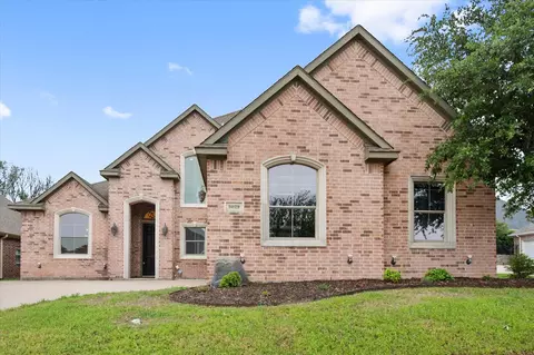 9029 Reata West Dr, Benbrook, TX 76126