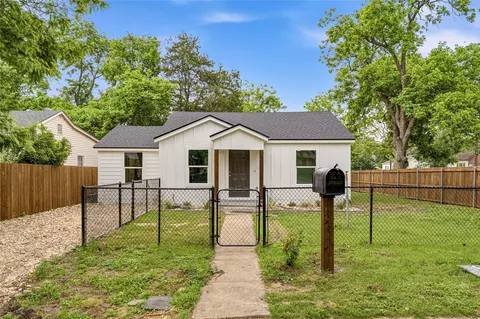 Exterior - 2732 Mckenzie Ave, Waco, TX 76708 photo 3 of 6