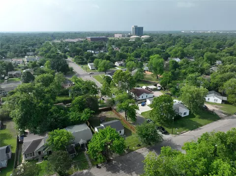 View/Area - 2732 Mckenzie Ave, Waco, TX 76708 photo 4 of 5