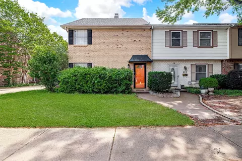 601 St Charles Dr, Arlington, TX 76013