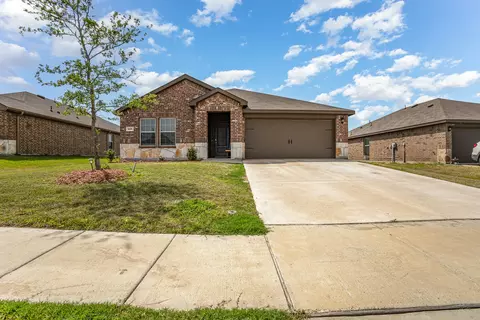 408 Wrangler Dr, Royse City, TX 75189
