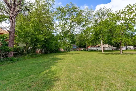 622 Parkview Ave, Dallas, TX 75223